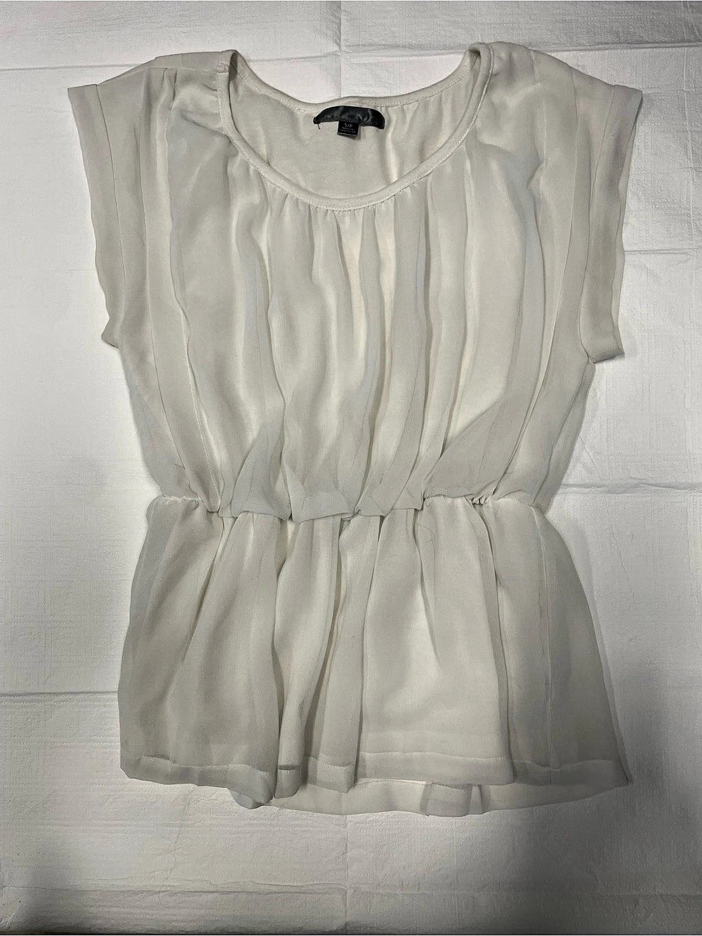 Forever 21 Pleated Peplum Blouse in White Size Small